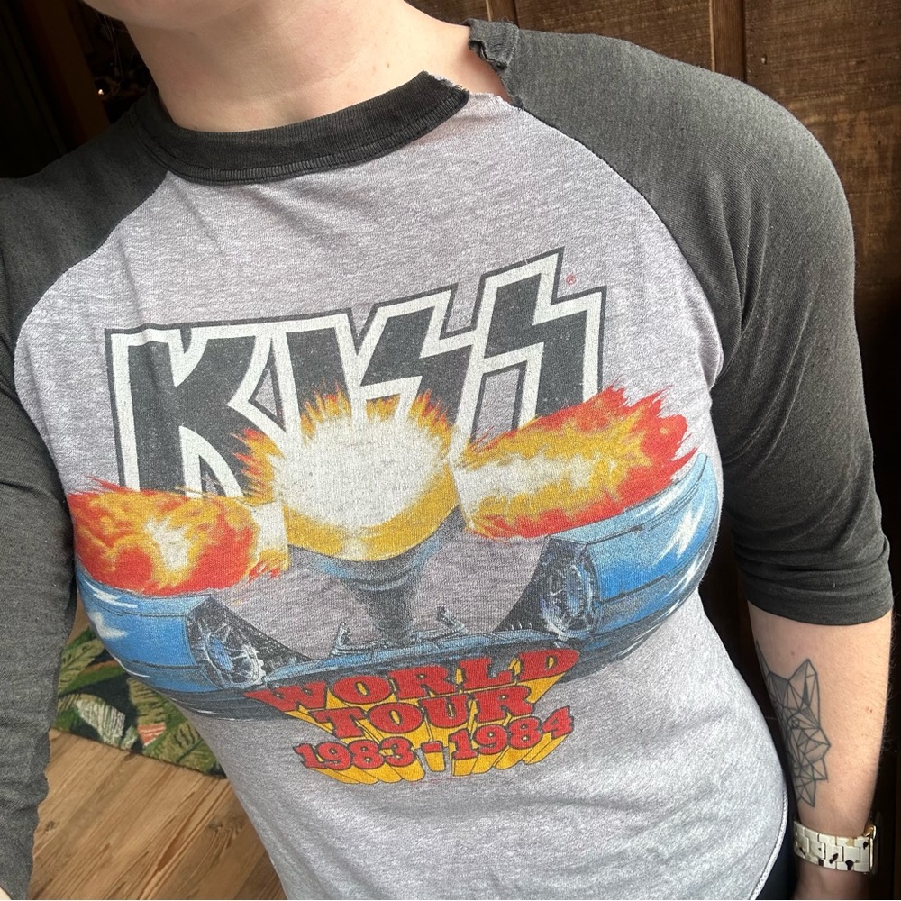 Custom listing for @thriftyfit KISS tee